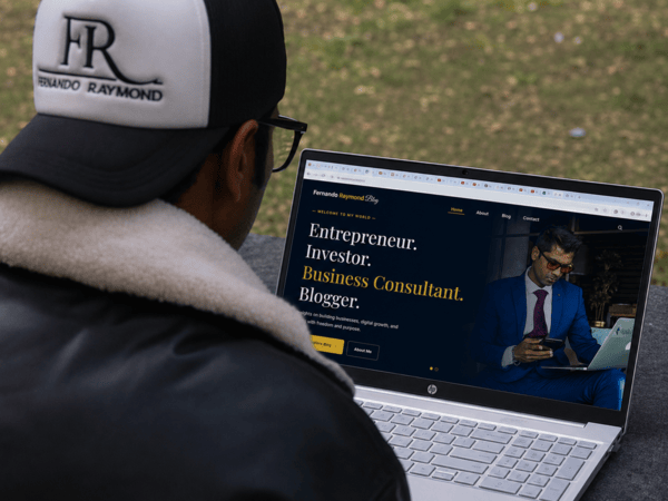 FernandoRaymond.blog-view-on-PC
